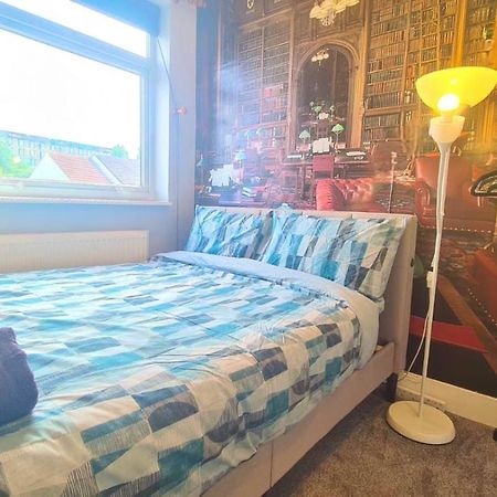 Cosy Room In East Ham London Bagian luar foto