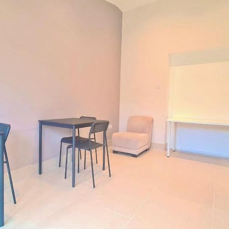 Cosy Room In East Ham London Bagian luar foto