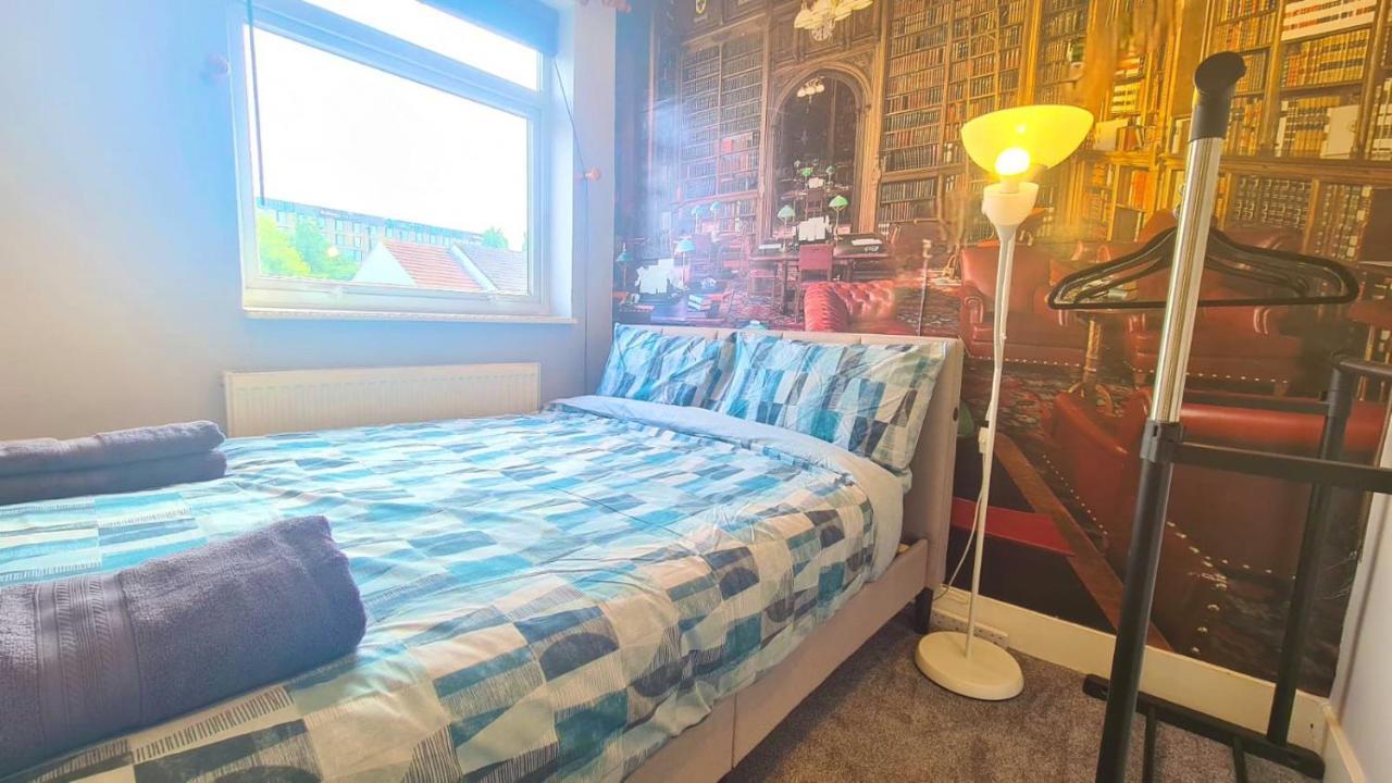 Cosy Room In East Ham London Bagian luar foto
