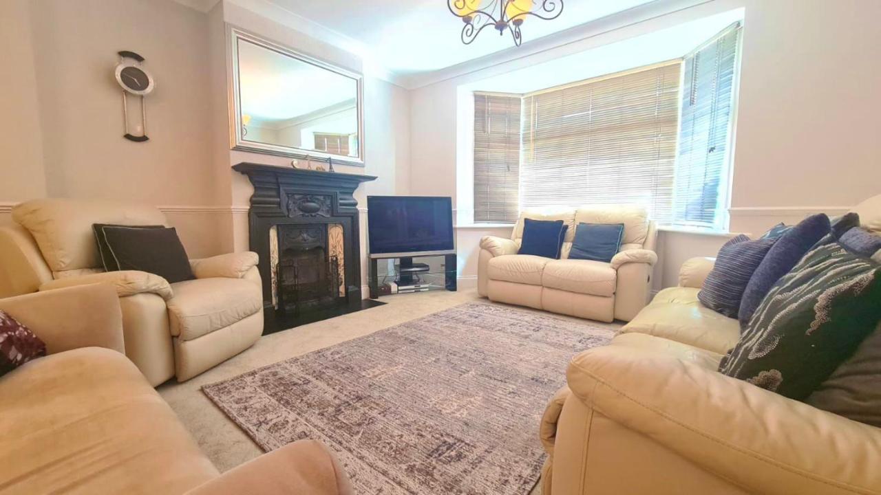 Cosy Room In East Ham London Bagian luar foto